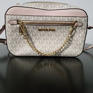 Michael kors crossbody